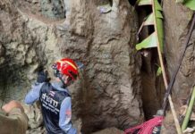 Experts from Thai rescue join efforts to save 7 trapped in Laos cave