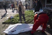 Russian attacks kill at least 27 before deadline for cease-fire proposed by Ukraine