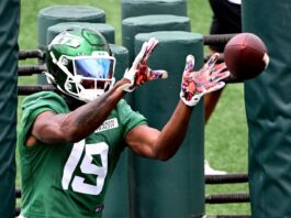 Jets trade special teamer Irv Charles to Seahawks