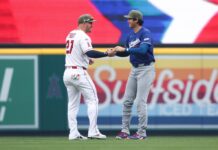 Freeway Series gets weird after Dodgers Fan wrangles wild opossum in stands