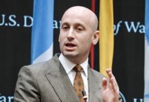 Conservatives erupt after DNC lashes out at top White House official with vulgar personal attack