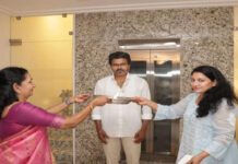 Photos: Thalapathy Vijayâs Quiet Celebrations With Family Goes Viral