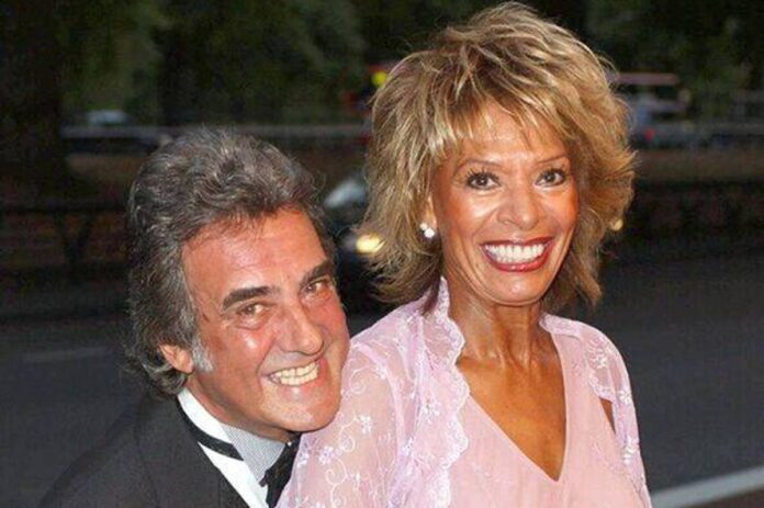 0_David-Dickinson-and-his-wife-Lorne-Lesley.jpg
