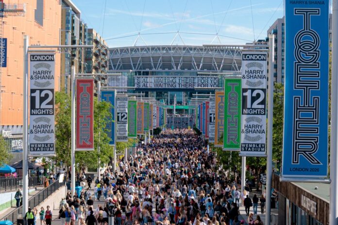 0_Harry-Styles-Begins-His-History-Making-12-Night-Run-At-Londons-Wembley-Stadium.jpg