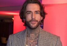 Pete Wicks complains one part of Buckingham Palace is ‘no different to Nando’s’