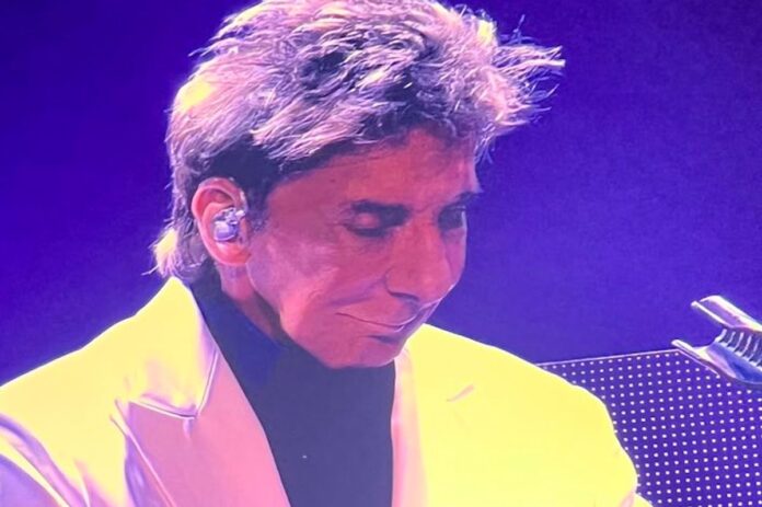 0_barry_manilow.jpg
