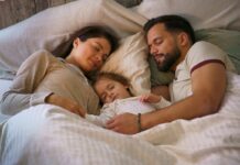 Shoppers ‘wake up with bright smile’ with ‘out of this world comfort’ pillow