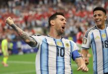 Lionel Messi breaks World Cup goals record with historic Argentina strike after penalty miss