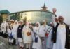 J&K Haj Pilgrims Protest Baggage Restrictions; Omar Abdullah Seeks Urgent Intervention