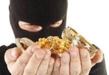 Bank Staffer Attacks Manager, Cashier In Vizag To Rob Gold, Held