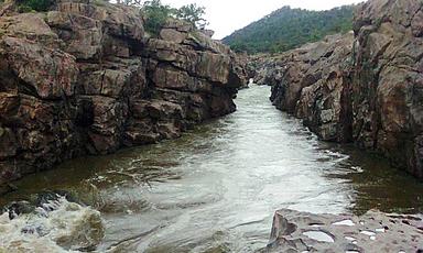 2054284-mekedatu.jpg