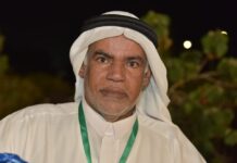 حرفي يحول المخلفات البلاستيكية إلى خوصيات تراثية صديقة للبيئة