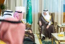 أمير الشرقية يستقبل رئيس وأعضاء جمعية تاروت الخيرية