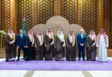 أمير الشرقية يستقبل منسوبي مركز اليونسكو الإقليمي للجودة والتميز في التعليم