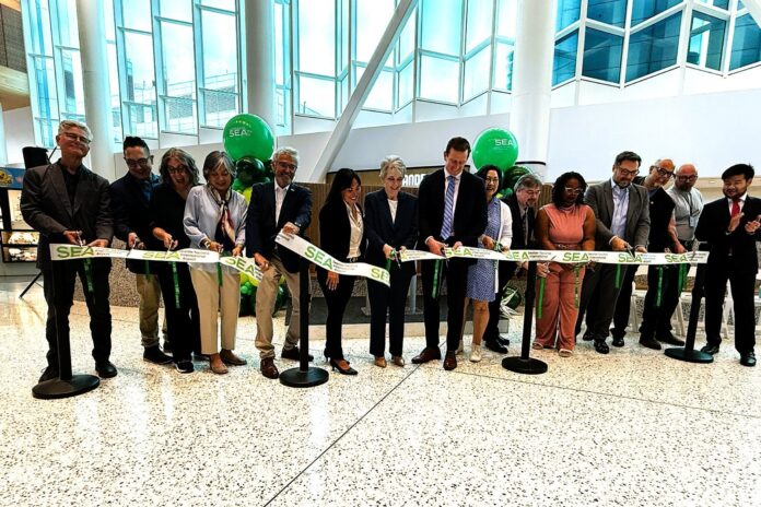 3_Ribbon-Cutting-Concourse-at-C.jpg