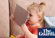 Screen time can damage under-twos’ development, landmark study suggests
