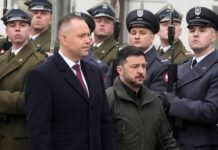 Top Ukrainian officials return Polish awards in WWII dispute
