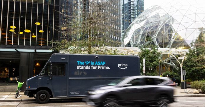 Amazon-Employees-Publicly-Demand-Regulations-on-Data-Centers-Business-2258343751.jpg