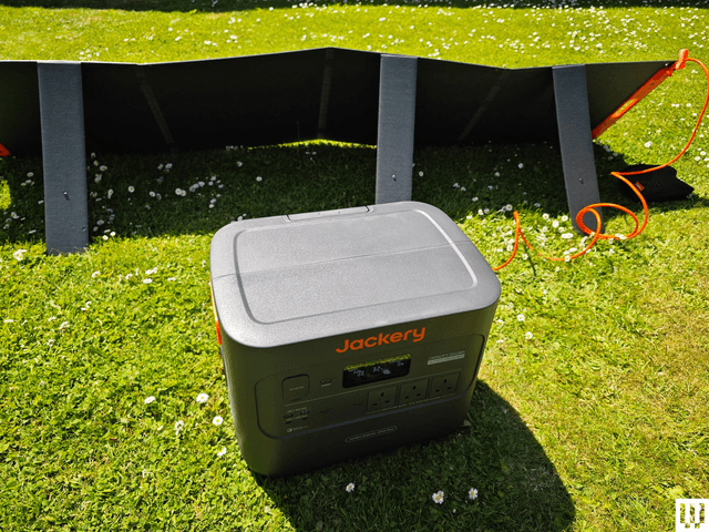 Jackery-Explorer-2000-Plus-Image-2-Reviewer-Photo-SOURCE-Simon-Hill.png