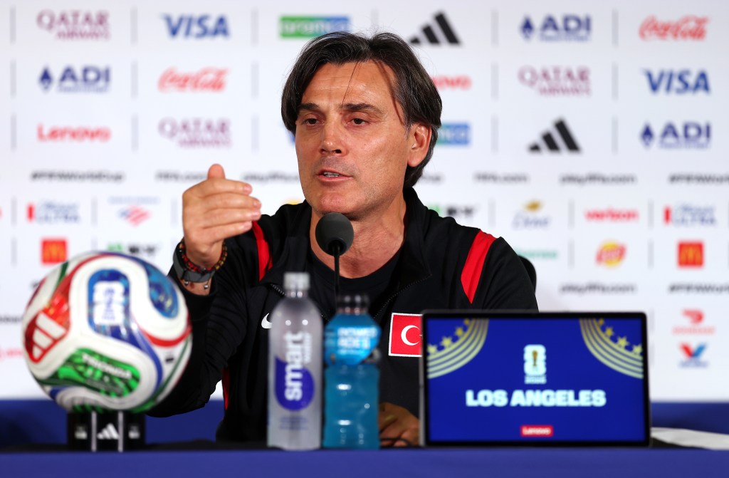 Vincenzo Montella blasts fans and media critics of his Turkey team: ‘I cannot accept it’