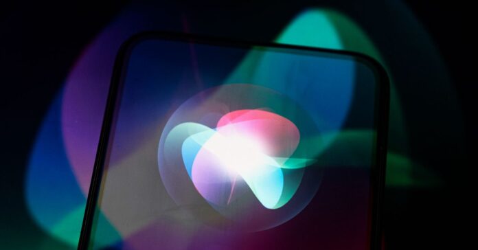 Whats-New-With-Siri-Gear-2255802491.jpg