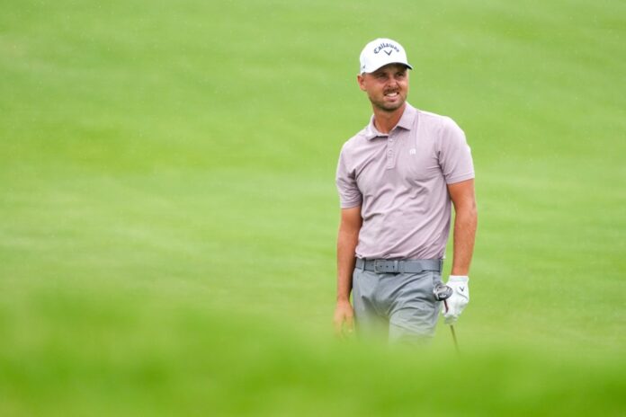 adam-svensson-watches-shot-12th-128448777.jpg