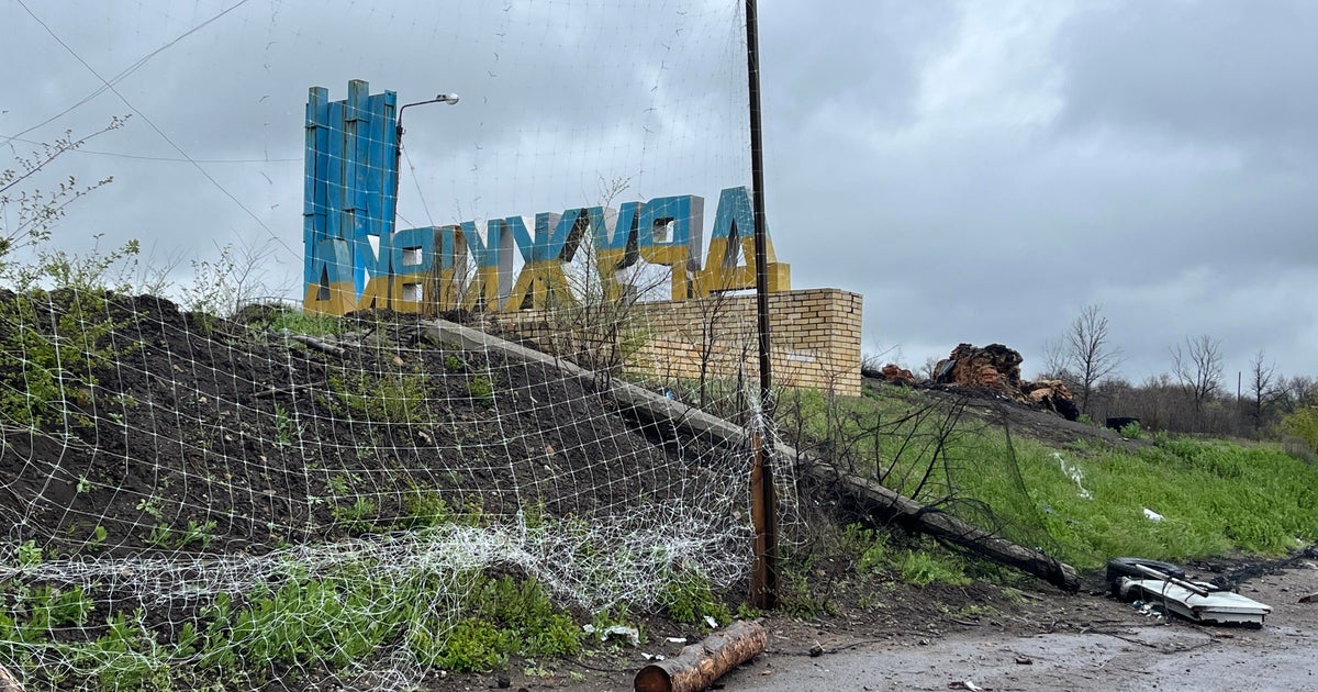 Some Russian soldiers last just minutes on front lines, military bloggers say