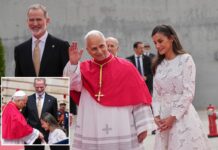 Pope Leo urges country to stop ‘fanning flames of polarization’ during first papal visit in 15 years
