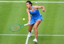 Raducanu makes blistering Queen’s start in straight sets win