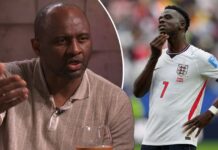 Neville: Rogers should replace Gordon against Panama