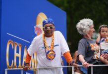 Spike Lee revels in Knicks championship parade after 53-year wait