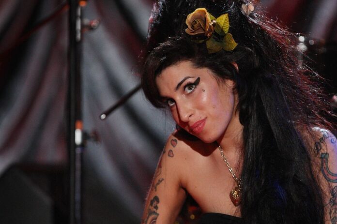 0_Amy-Winehouse-Performs-For-Grammys-Via-Video-Link.jpg
