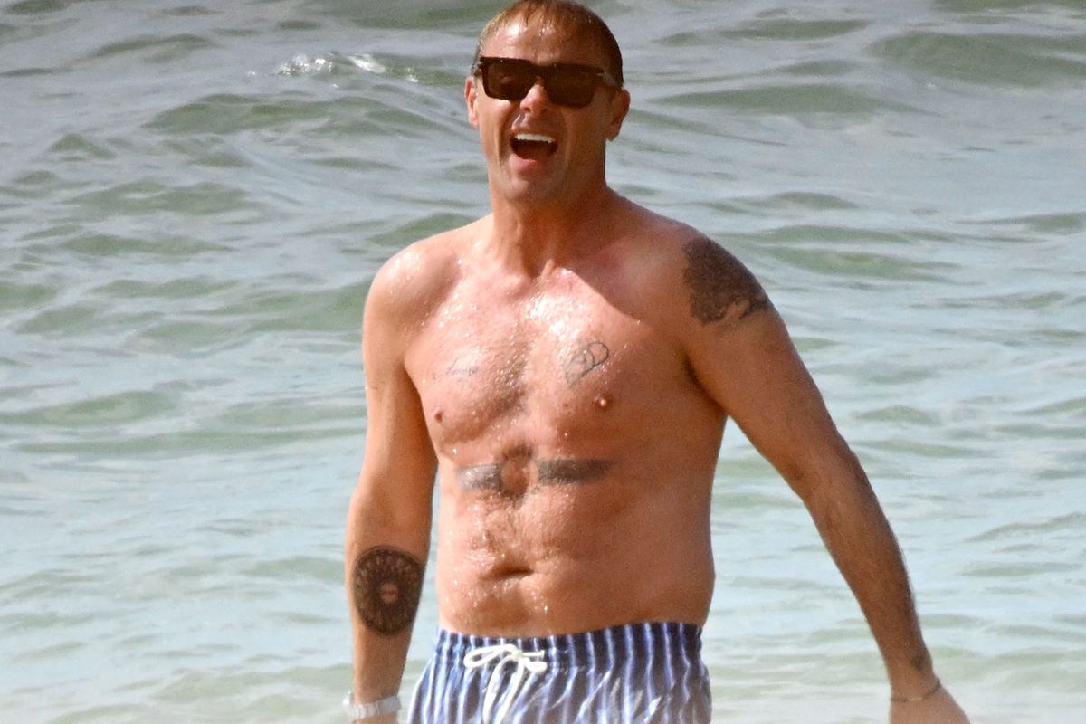 Ant McPartlin shows off incredibly buff tattooed body after naked encounter
