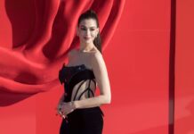 Anne Hathaway quit comedy film due to exposing birthing scene
