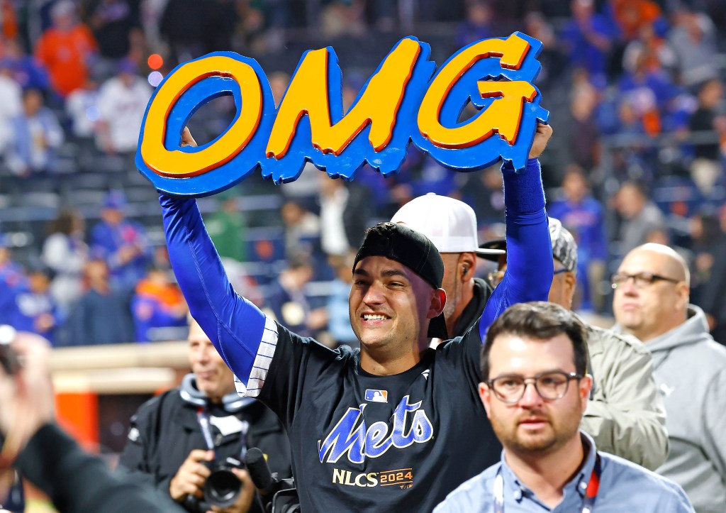 11-new-york-mets-celebrates-91340549.jpg