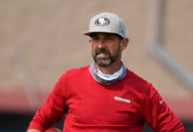 49ers’ Kyle Shanahan makes cameo at first practice since horrifying accident