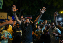 LIVE: Thousands Walk to Jantar Mantar as Metro Stations Remain Shut