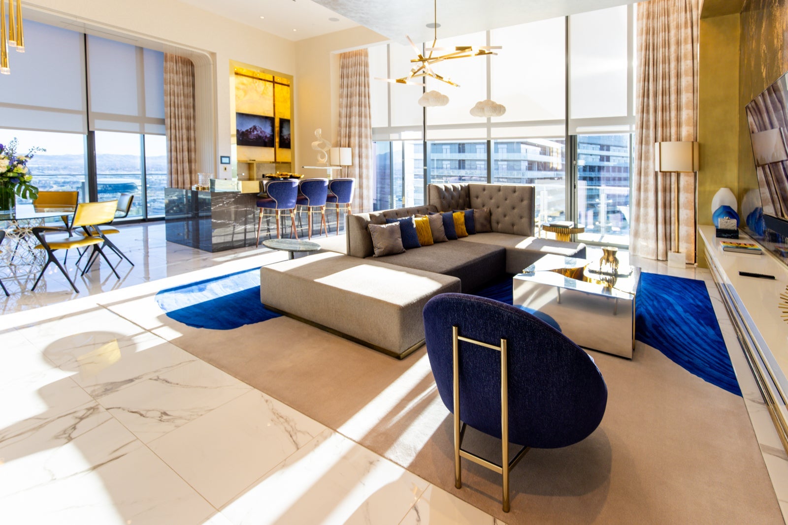 Las-Vegas-High-Roller_Cosmopolitan-Suite_WSmith-12.jpg