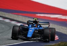 Carlos Sainz “not really” considering F1 future beyond Williams until summer break