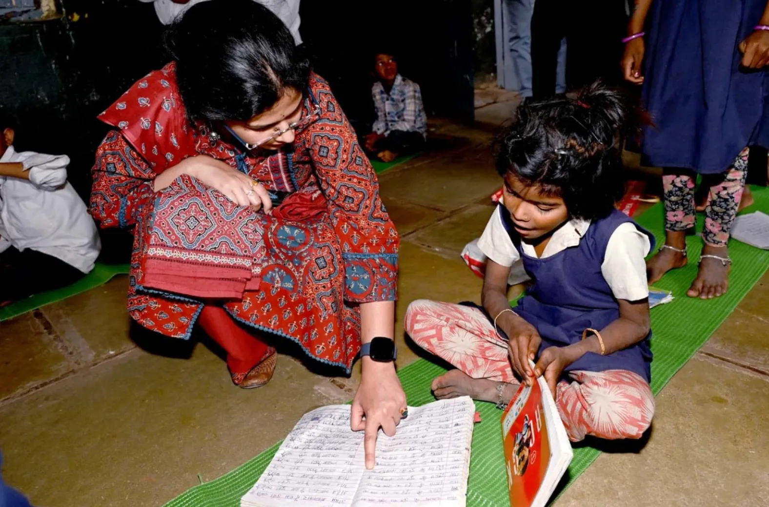 Students Sat on Floors. This IAS Officer Brought 42000 Ratlam Children Benches & Smart Lessons
