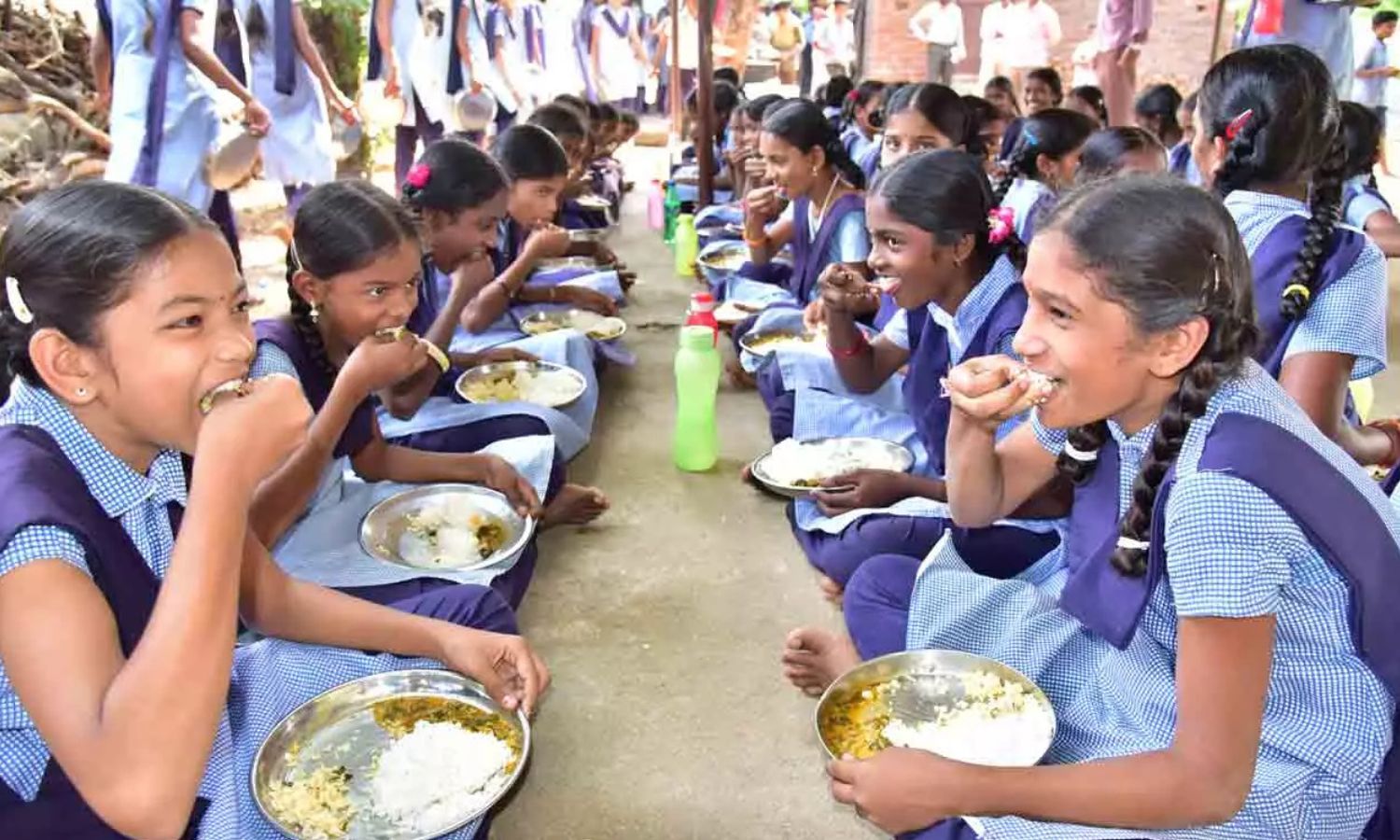 TN School Education Minister Backs Chicken Biryani in Midday Meals