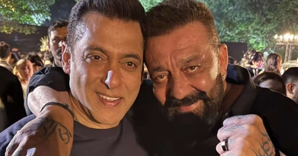 Mera Bada Bhai – Salman Khan Gives a Warm Hug to Sanjay Dutt