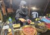 من ورد المدينة إلى البخور.. حرفية سعودية تصنع منتجاتها بمكونات محلية