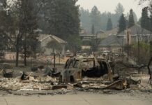 Eastern Washington fires destroy 600 structures and force 60,000 to evacuate