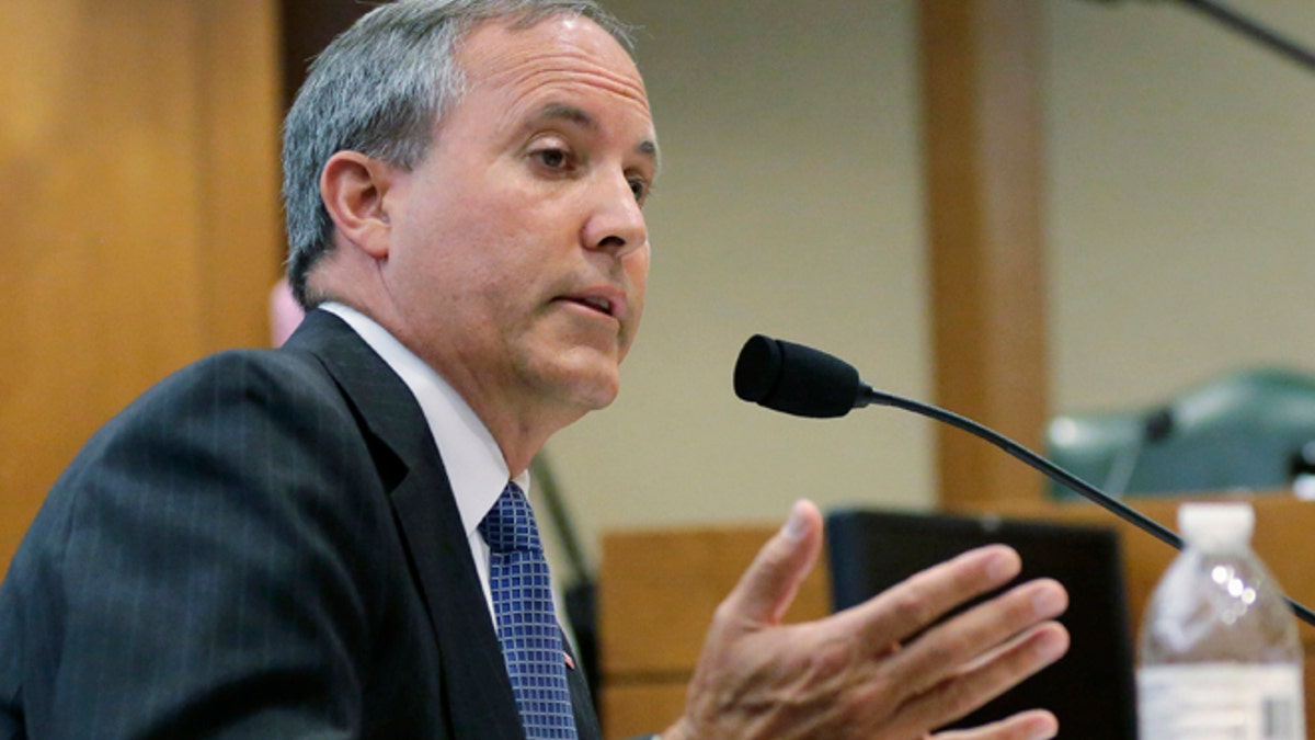 Surrogate gives birth in Texas to baby with heart defect after parents requested abortion