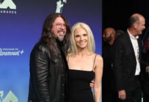 Dave Grohl & Jordyn Blum Smile Together at VMAs Two Years After Affair, Lovechild …