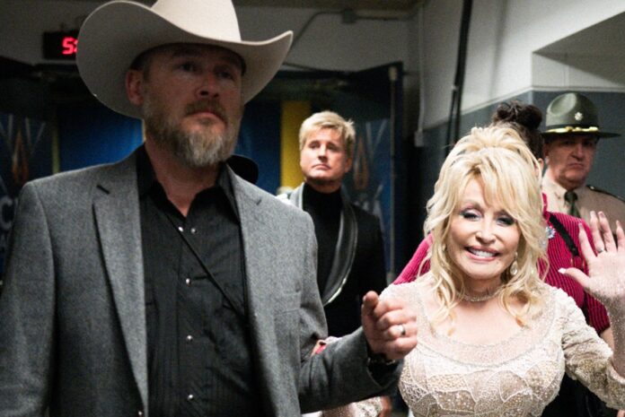 0_The-53rd-Annual-CMA-Awards-Backstage.jpg