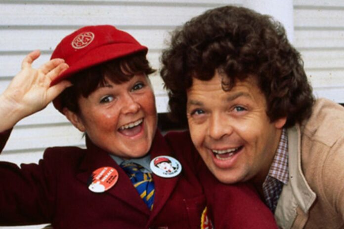 0_The-Krankies-on-toy-Rolls-Royce.jpg