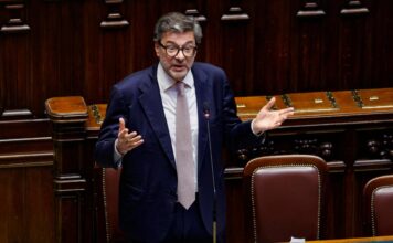 Bollo auto, Giorgetti: “Volontà del governo è di rendere l’abolizione strutturale”