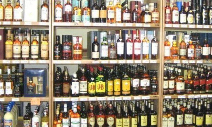 1843209-liquorshop.jpg